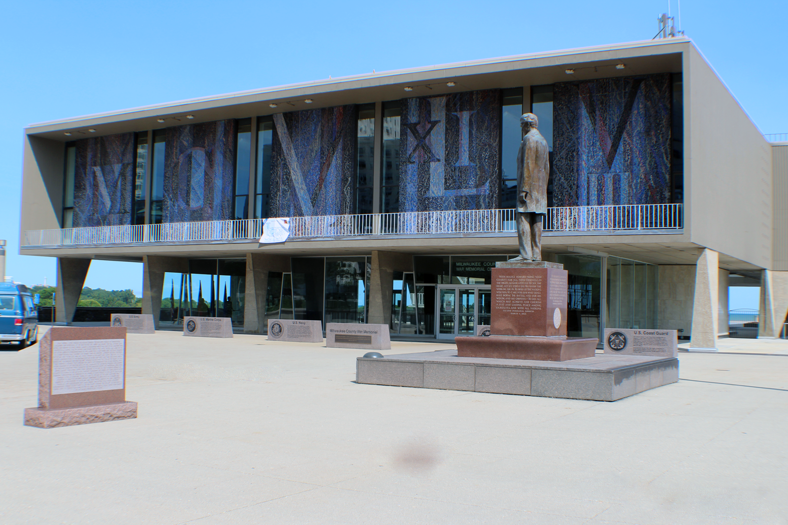 Milwaukee War Memorial